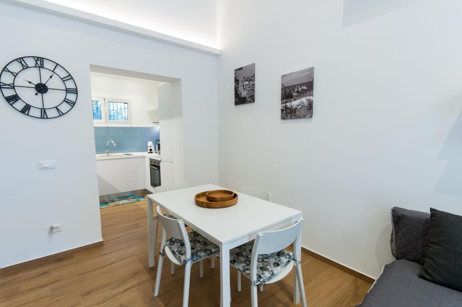 White Home 카스텔라마레델골포 외부 사진